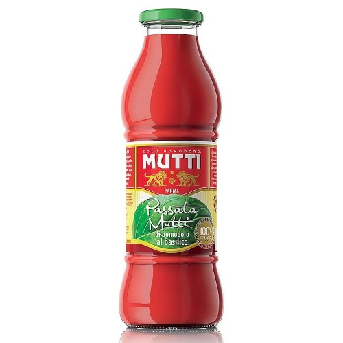 Mutti Passata with Basil...